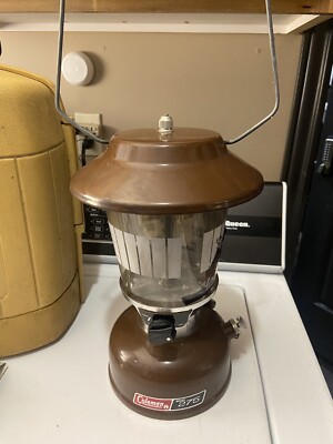 Vintage Coleman Lantern Model 275 Brown 1976 W/ Shell Carry Case
