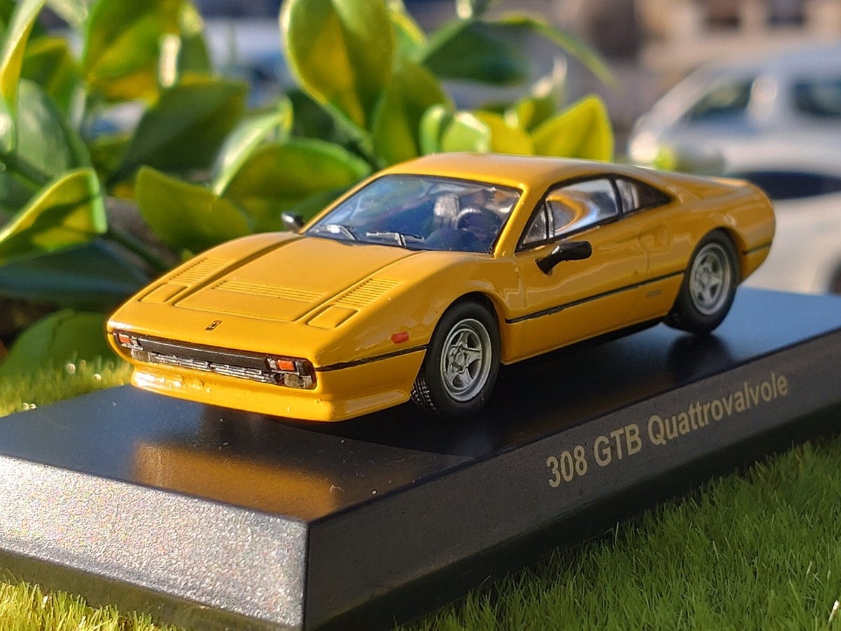 京商 Ferrari 308 Quatlo Valvole Ferrari / 308 GTB Quattrovalvole / 1982 / 1/64 Diecast Car