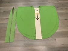 GREEN VESTMENT WITH STOLE