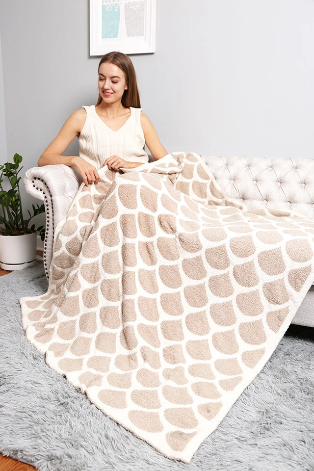 ScarvesMe Fleece Fuzzy Cozy Microfiber Soft Mermaid Scale Pattern Throw Blanket - Image 2 of 4
