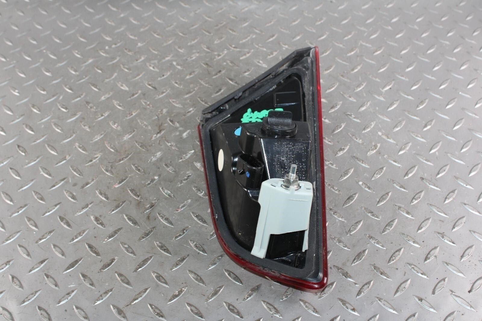 14-17 Ghibli Decklid Mounted Passenger Right Taillight Tail Light Lamp Lens OEM