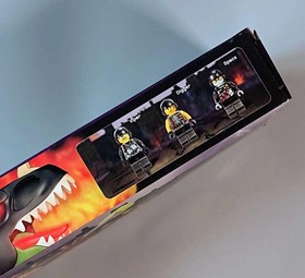 LEGO Dino Attack Iron Predator vs. T-Rex 7476 In 2005 New Retired Japan