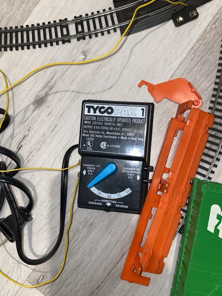 TYCO Train Set Train, Tracks, Power Pack - Image 3 of 4