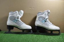 Soft Cameo skate size 7 USA womens figure ice skates #186