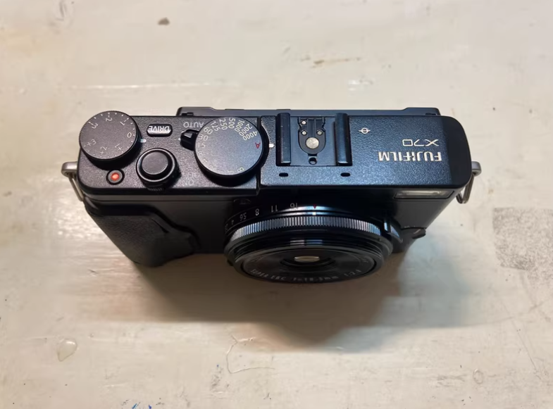 Fujifilm X70 ブラック Fuji X70 Black 16.3MP Compact Digital Cam Portable High - Res
