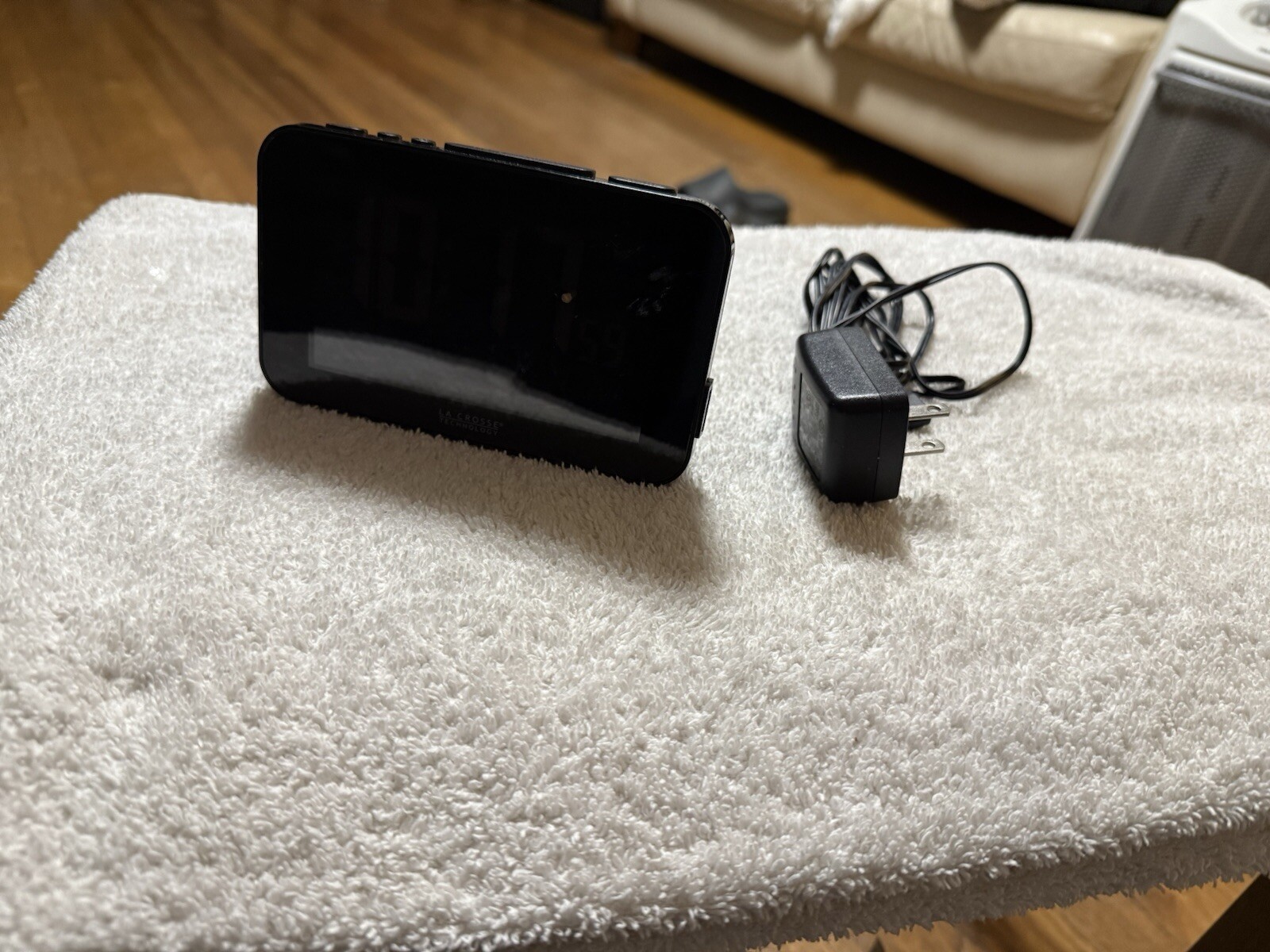 La Crosse Technology Atomic Color Change Digital Alarm Clock w USB Port C89201-image