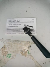 Pampered Chef Lemon Zester / Scorer #1133 EUC older style Hen Logo