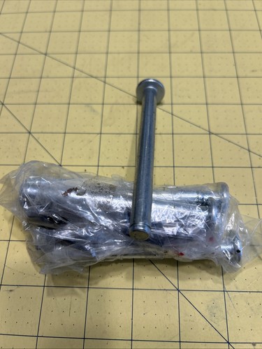Freightliner Radiator Pin Set Of 8 - Picture 3 of 5