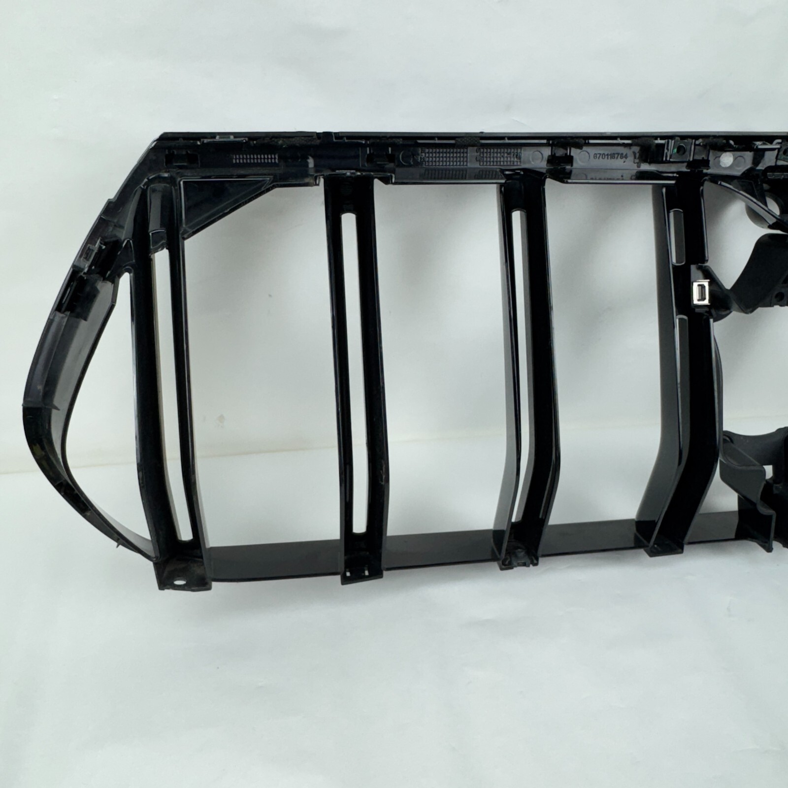 2020 - 2022 Maserati Levante GTS Trofeo Modena S Front Upper Grille 670163789