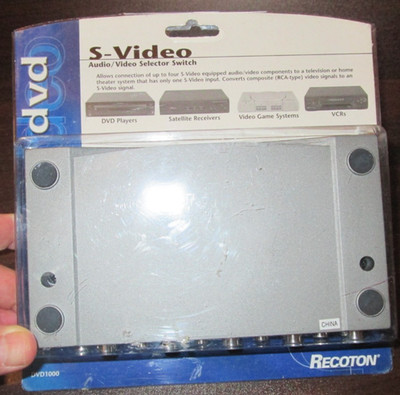 Recoton DVD1000 S-Video/Stereo RCA Audio/Video Selector