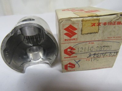 NOS NEW OEM ORIGINAL SUZUKI PISTON 1976 RM100 .25 12110-28770