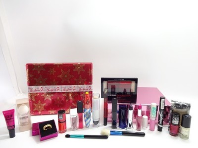 Maybelline Blockbuster 16tlg Beauty Box Geschenkset für Frauen, 2tlg Pinselset + Ring