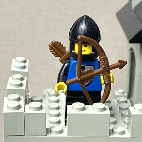 Vintage LEGO: Black Falcons Fortress 6074 Complete w/2 Cracked Flags - Pre-Owned