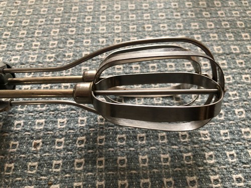 Turner & Seymour Superwhirl Egg Beater StainlessHand Mixer -Black handle - Picture 3 of 6