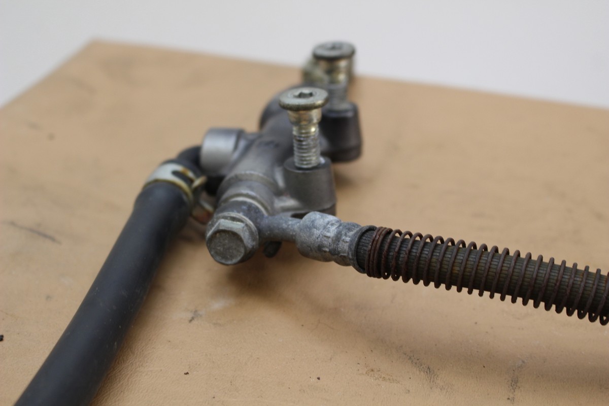 1987 KAWASAKI NINJA ZX750 (#299) REAR BRAKE MASTER CYLINDER