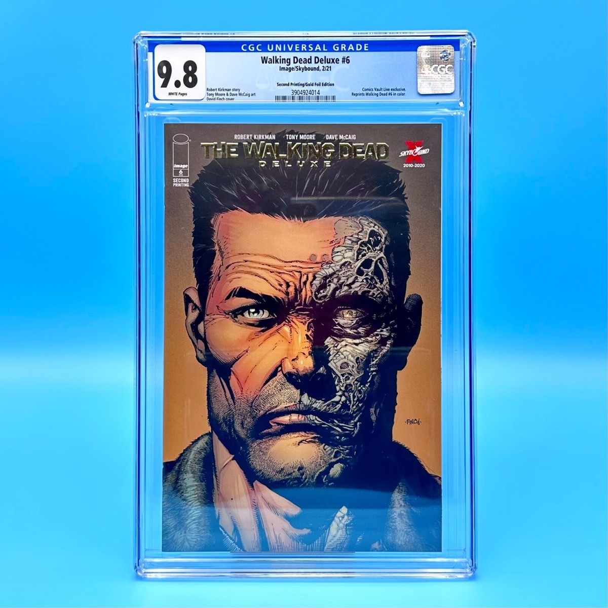 The Walking Dead Deluxe #6 Gold Foil Second Printing CGC 9.8