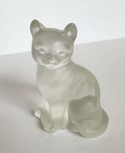 Vintage Fenton Art Glass Frosted Satin Sitting Cat Figurine Paperweight 3.75"