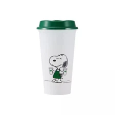 2025 China Starbucks Snoopy Green Lid Plastic 16 oz Eco-Friendly Cup Reusable