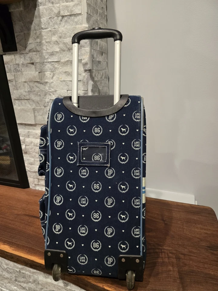 Victoria Secret ROSA Maleta de Traje Equipaje con Ruedas Bolso de Lona RARO Foto 2 de 4