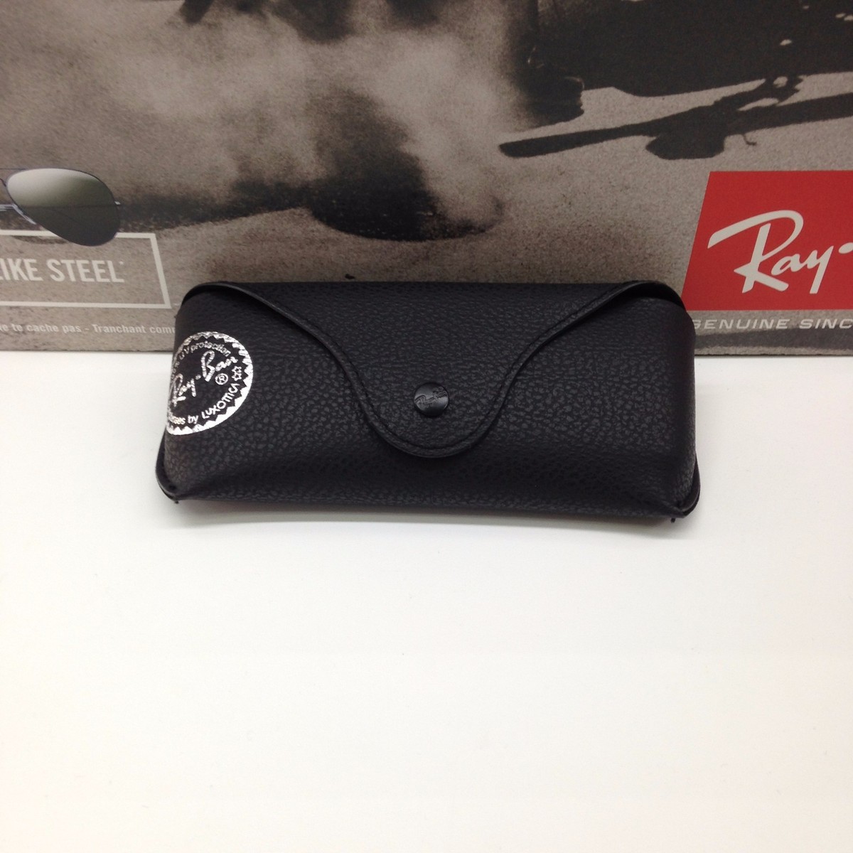 Ray-Ban Black Sunglasses with Tan Case Ray Ban RB3025 Aviator 62mm Large Metal Legend Gold Black  main image 4