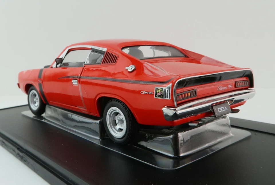 DDA Collectibles DDA32816 - Chrysler VH Valiant E38 R/T Charger Red - Scale 1:32 - Image 3 of 4