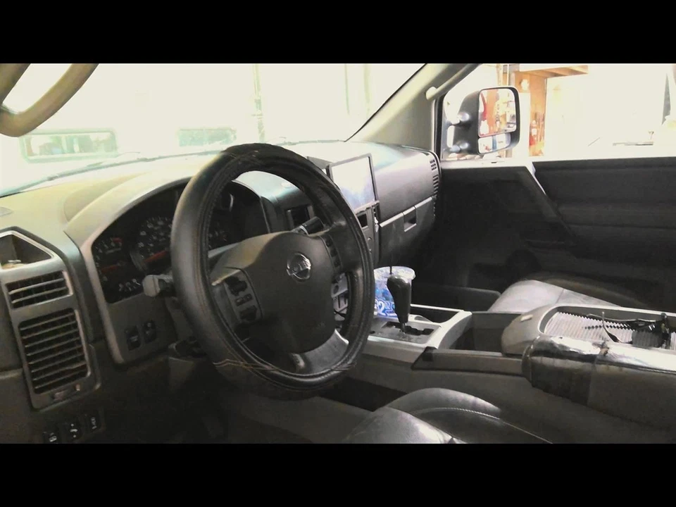 Luz de estacionamiento/esquina del conductor montada para parachoques antiniebla para 04-15 TITAN 2175864 Foto 3 de 4