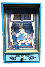 Ancienne BOITE A MUSIQUE animée LAPIN années 1950 little grey rabbit