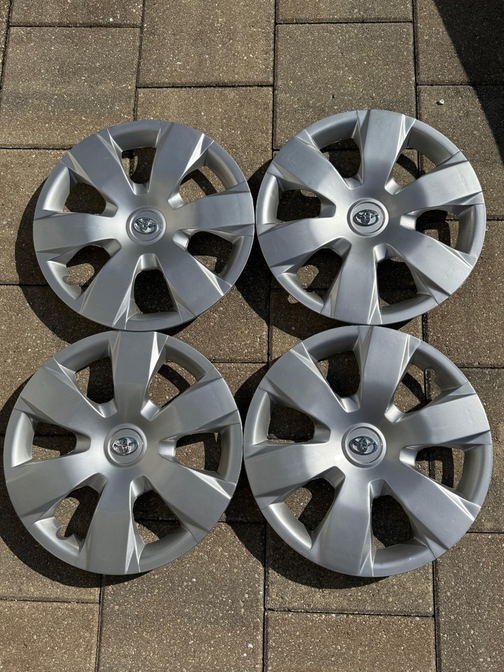 Hubcap 2009 Toyota Camry