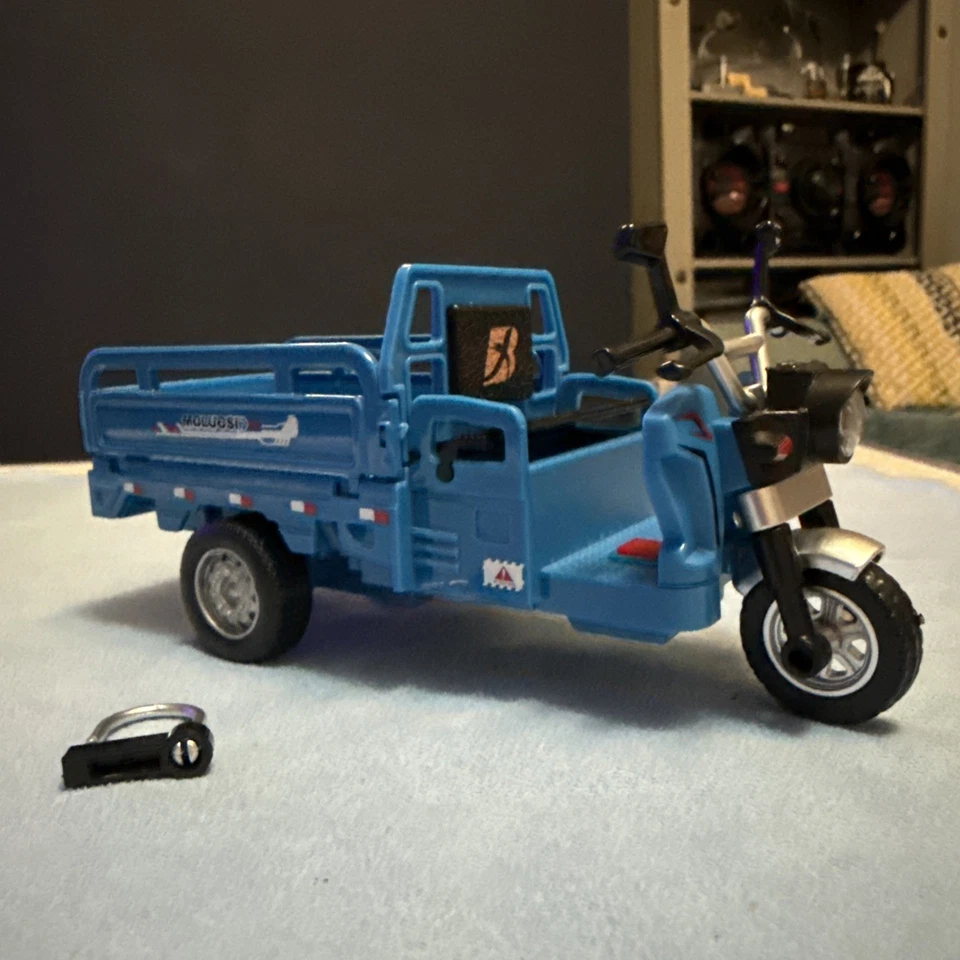 Plastic Three Wheeled Motorcycle Cart. 1:15 Scale. Lights & Sounds. Blue. M/B. - Image 3 of 4