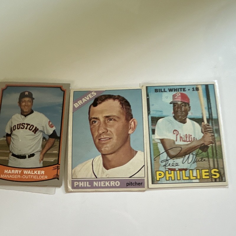 Topps MLB Baseball Card Lot (4) 1964 Topps #18 Strike Out Niekro White