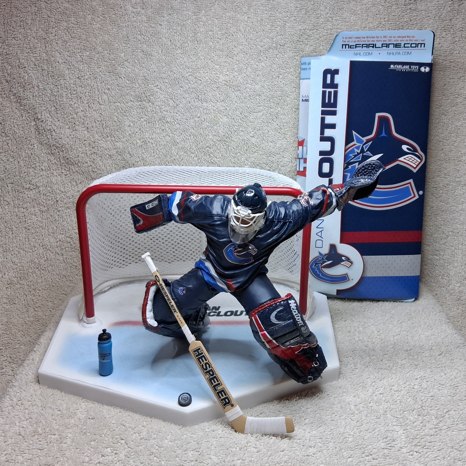 DAN CLOUTIER 2003 McFarlane NHL Hockey Series 5 Goalie Figure & Accessories