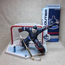 DAN CLOUTIER 2003 McFarlane NHL Hockey Series 5 Goalie Figure & Accessories