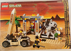 LEGO Adventurers Mummy's Tomb 5958 w/Minifigures, Vehicle, Instructions. no box