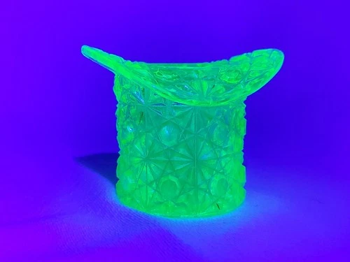 Vintage Medium Fenton Daisy & Button 2.5” Uranium Vaseline Glass Top Hat Glows