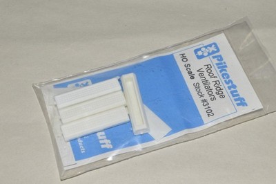 HO scale plastic Pikestuff 3102 roof ridge ventilators (4) building warehouse