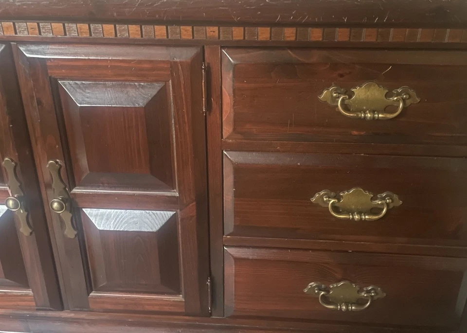 Cómoda vintage Ethan Allen 1979 colección georgiana Foto 2 de 4