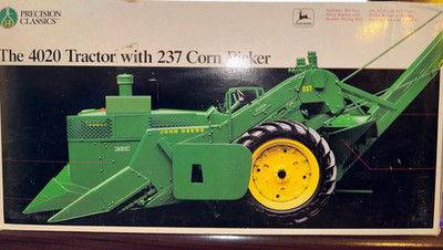 Ertl John Deere 1/16 4020 Tractor & 237 Corn Picker Precision Classics #14 #758*