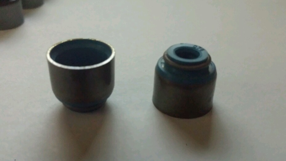 SUPERTECH VITON VALVE STEM SEALS ECLIPSE LANCER 4G63 4G64 2.4L EVO 8 9