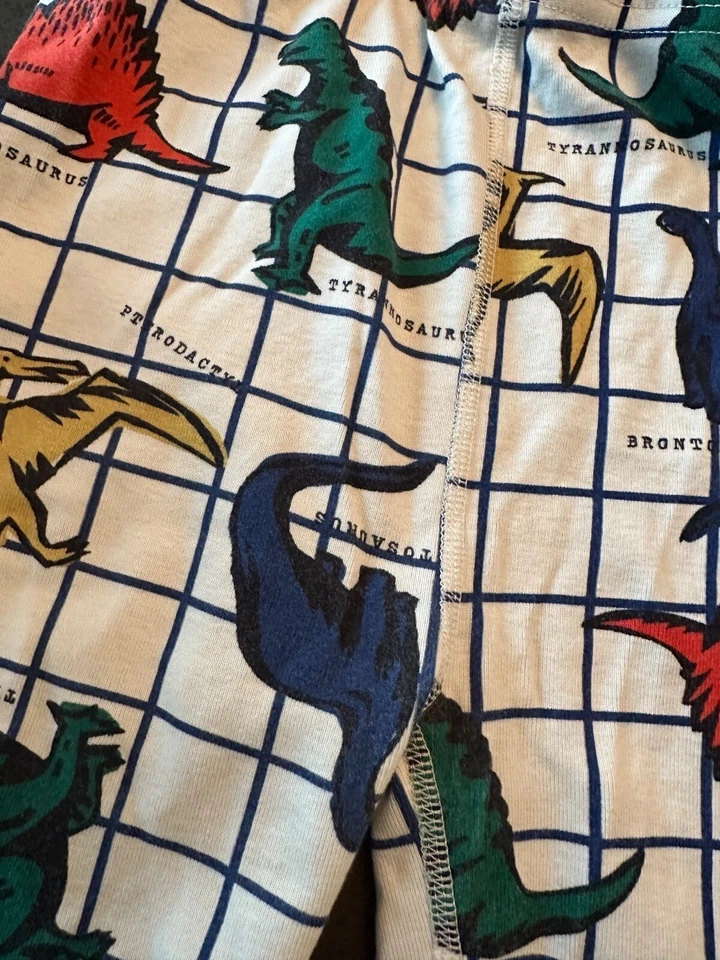 PANTALONES CORTOS PIJAMA DINOSAURIO HANNA DIFFERENTSON NIÑOS TALLA 10 Foto 4 de 4