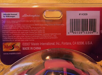 Maisto fast rolling diecast vehicle Red New Bug  Volkswagen Egg Container 2007