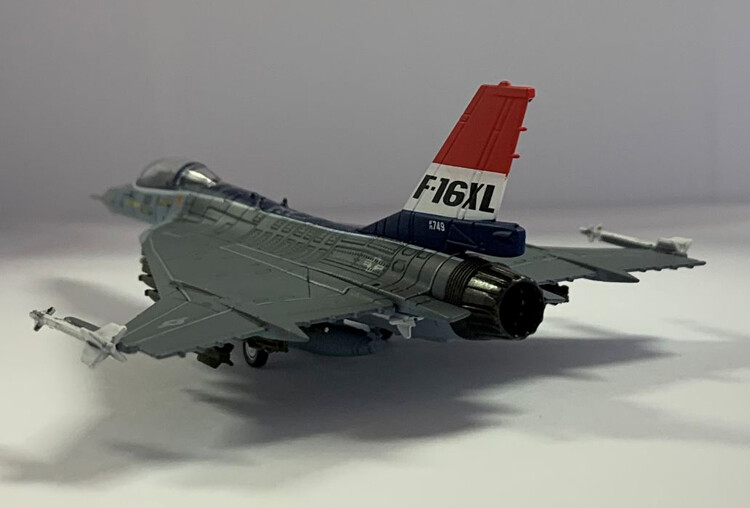 S14 1/144 US Air Force F16XL Fighter F-16XL XL-1 Prototype 75-0749