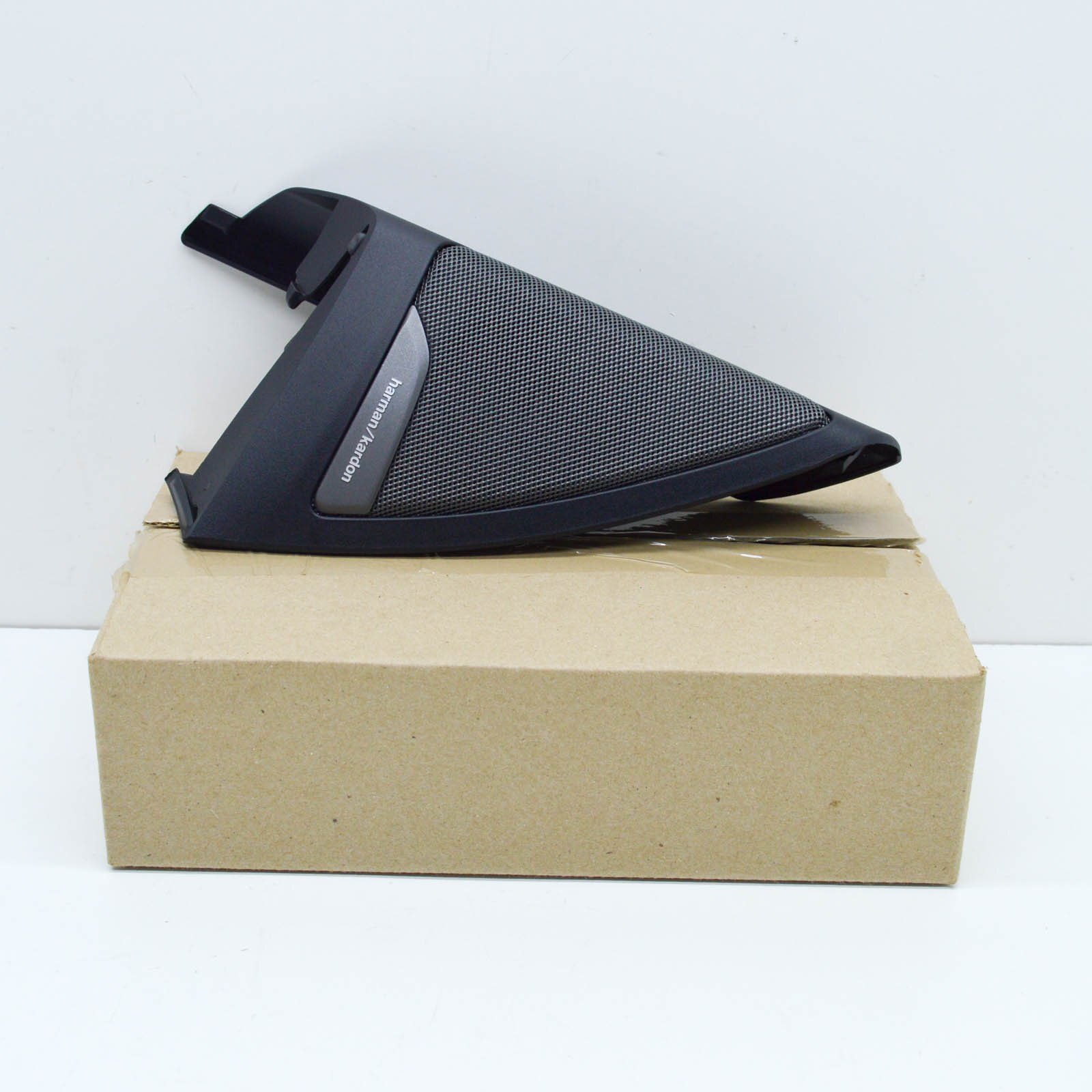 BMW X3 G01, F97 Front Left Door Corner Trim 9460515 51339460515  