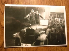 ONE BLACK & WHITE WORLD WAR II PICTURE OF MEMBERS OF THE GERMAN INFANTRY 42 (21)