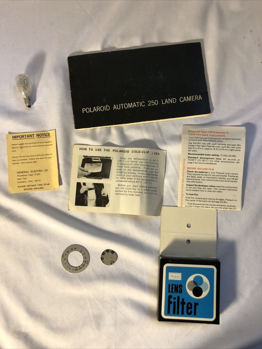 Poloroid Automatic 250 Land Camera with Manual, Flash Poloroid Automatic 250 Land Camera with Manual, Flash