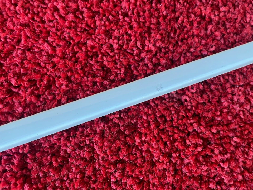 宝马 E70 X5 后左驱动侧门装饰成型白色 300 原始设备制造商 94K — 第 3/4 张图片