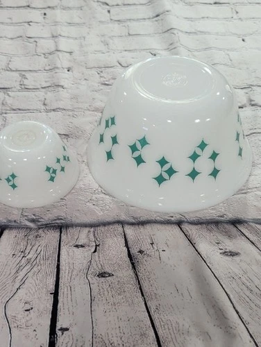 New Listing2 Vtg Federal Milk Glass Turquoise Atomic Stars Diamonds Bowls 9" & 5'' USA