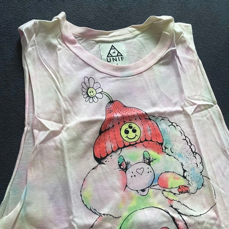 Camiseta sin mangas UNIF rara colorida personaje Y2K arco iris gráfico vintage linda auténtica #0688 Foto 2 de 4