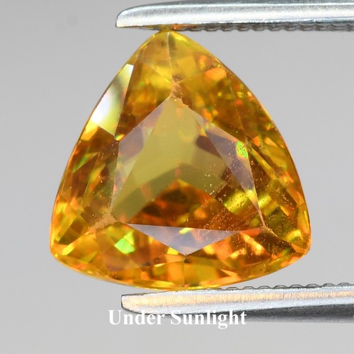 RARE !! JOLIE SPHENE VERT JAUNE DE MADAGASCAR : 1,24 CARAT