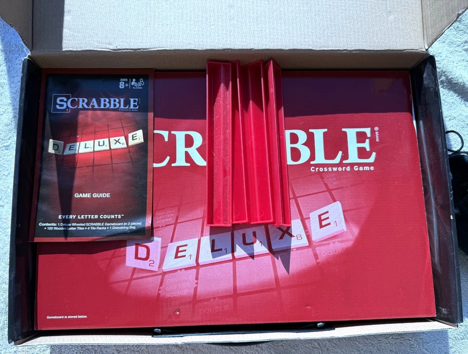 SCRABBLE DELUXE HASBRO NO. A8769 - COMPLETE - Image 2 of 4