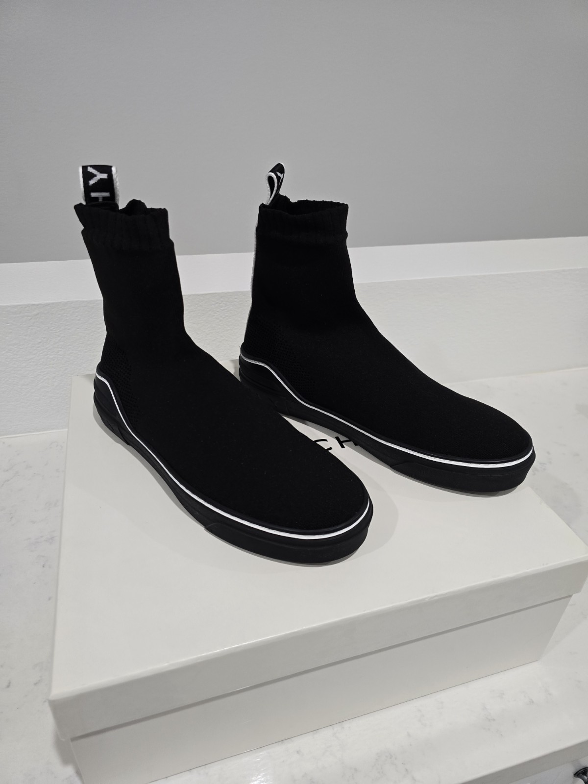 Givenchy George V Mid Sock Sneaker Black Men's Shoes Size: 41.5 Pre owned. image 2